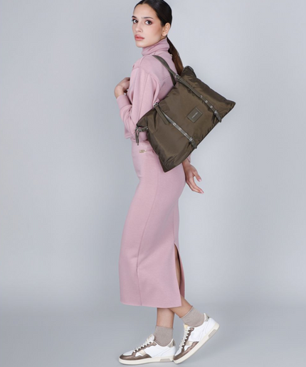 shopping in nylon oliva