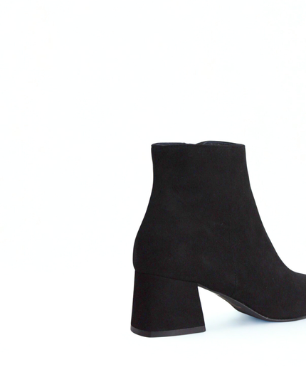 Tronchetto in pelle nero