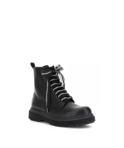 Anfibio con otto occhielli effetto pelle con laccio in tulle nero