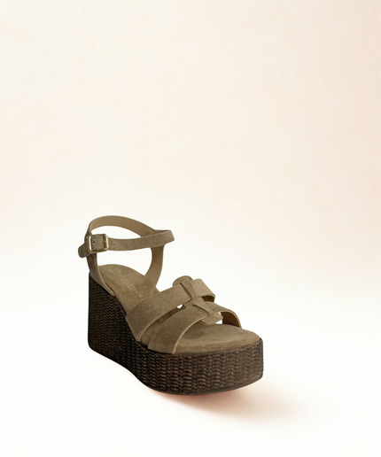 Sandalo in pelle con zeppa