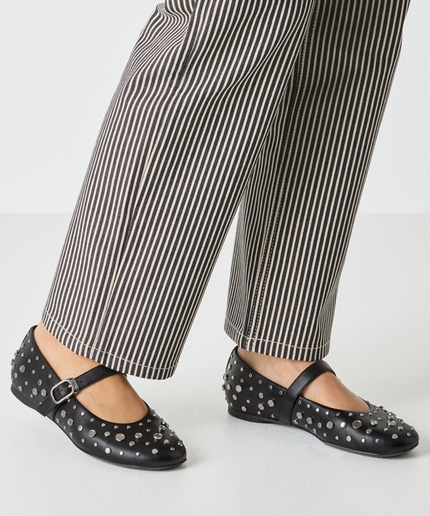 Ballerina nera con borchie