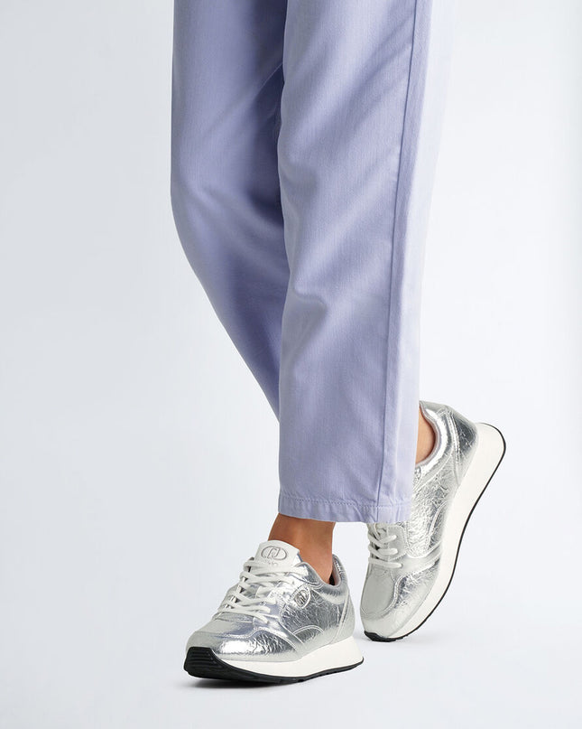 Sneakers in crackle