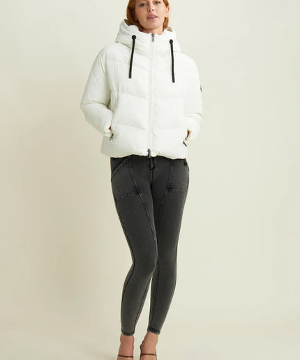 Piumino cropped donna con collo alto e coulisse regolabile