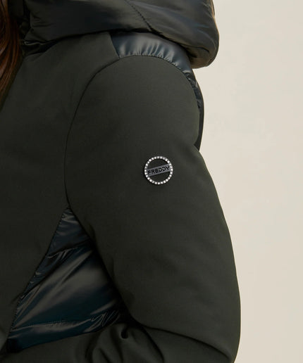 Piumino donna lunghezza media con inserti lucidi e opachi