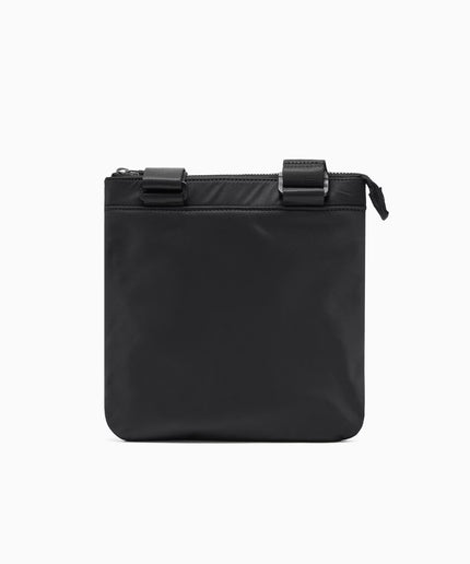 Borsa nera a tracolla