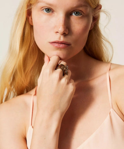 Anello con fiore e strass - Piedi Folli