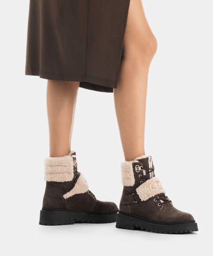 Anfibi in suede con dettagli warm - Piedi Folli