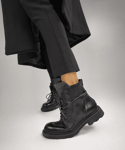 Anfibio nero in pelle - Piedi Folli