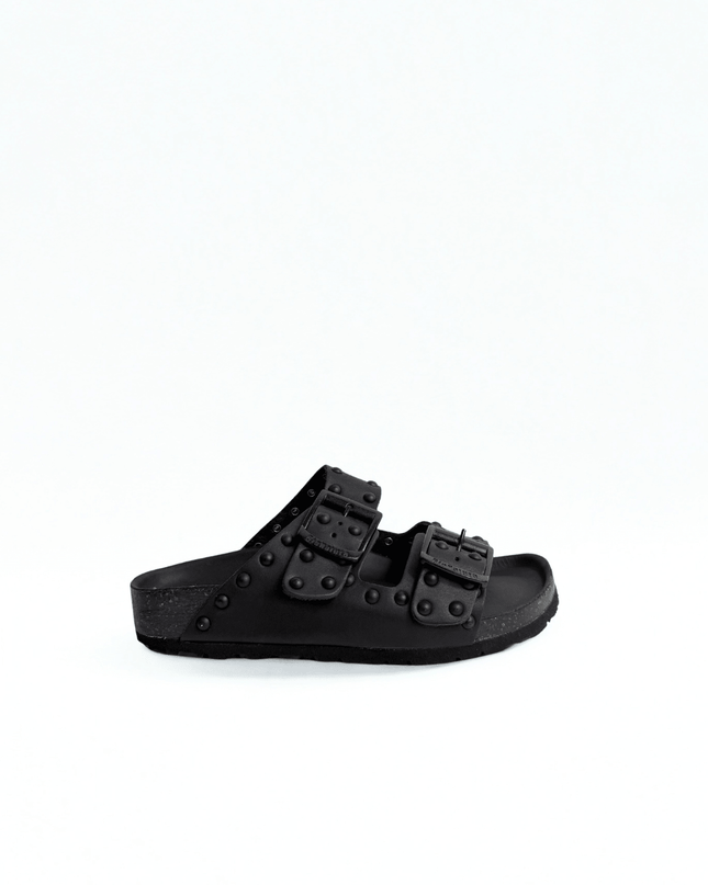 Ciabatta a doppia fascia con borchie in pelle nero - Piedi Folli