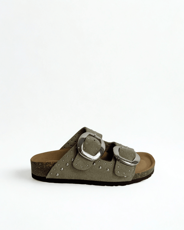 Ciabatta a doppia fascia con borchie in pelle taupe - Piedi Folli