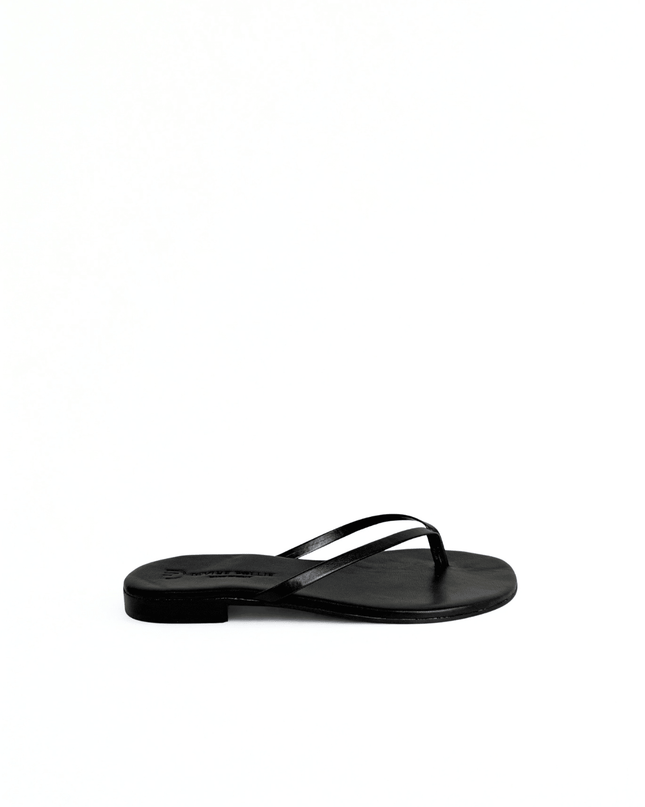 Ciabatta ad infradito in pelle nero - Piedi Folli