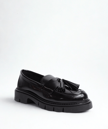 Mocassino nero con nappine - Piedi Folli