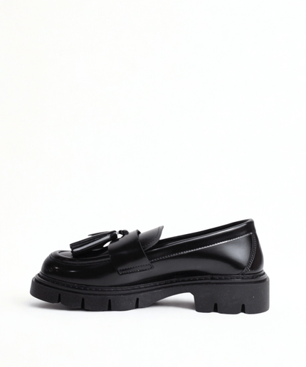 Mocassino nero con nappine - Piedi Folli