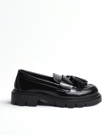 Mocassino nero con nappine - Piedi Folli