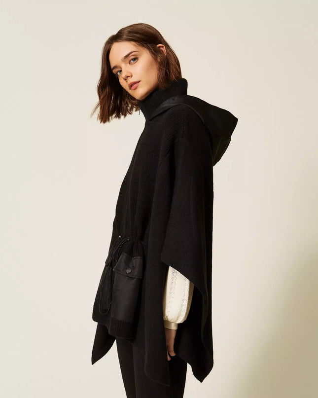 Poncho in maglia con cappuccio - Piedi Folli
