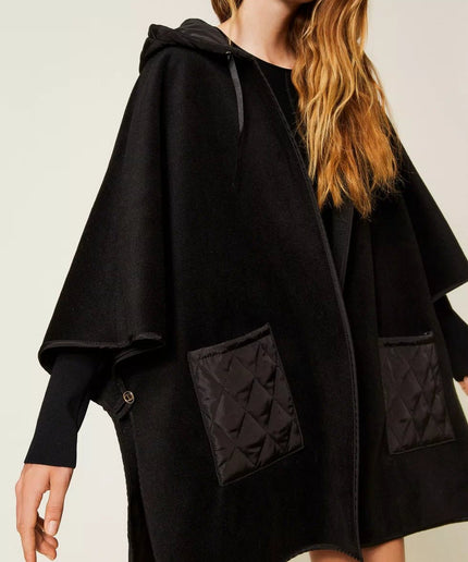 Poncho in maglia con tasche - Piedi Folli