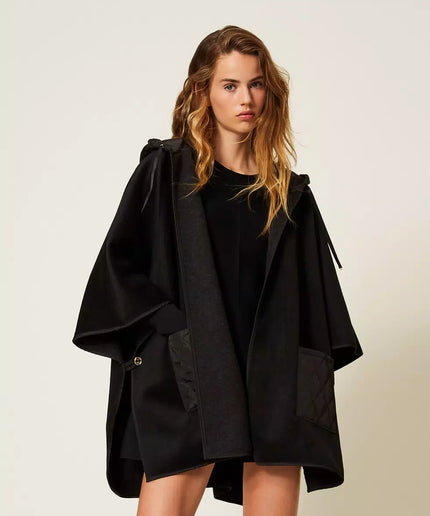 Poncho in maglia con tasche - Piedi Folli