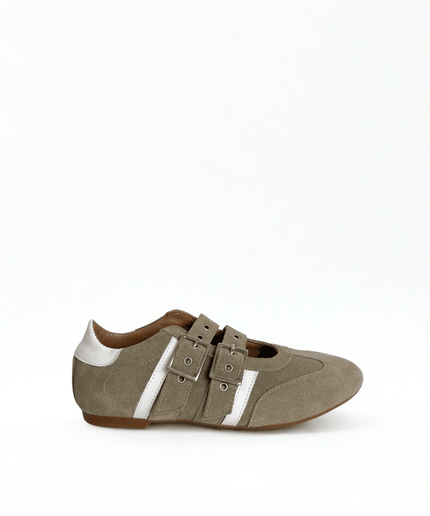 scarpa in pelle con doppia fibbia taupe - Piedi Folli