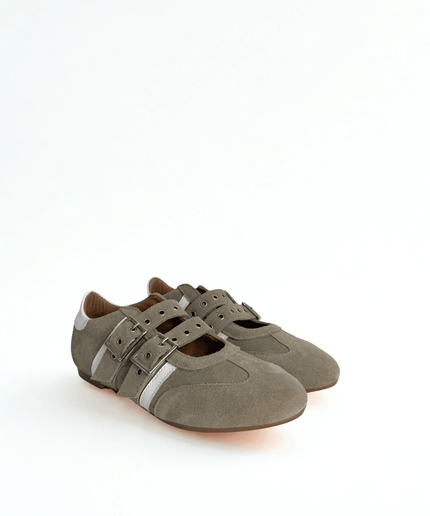 scarpa in pelle con doppia fibbia taupe - Piedi Folli