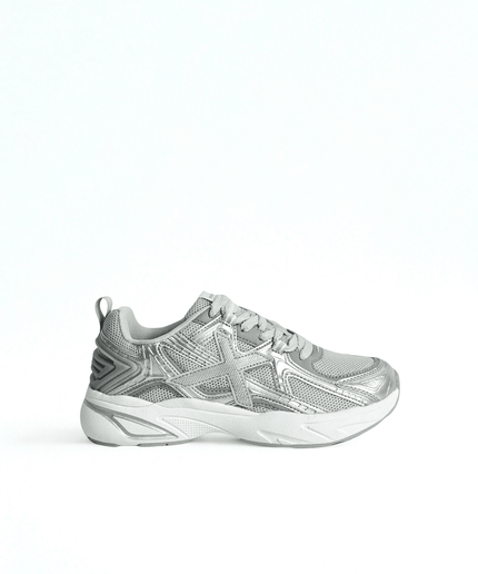 Sneakers urban monocromatiche - Piedi Folli