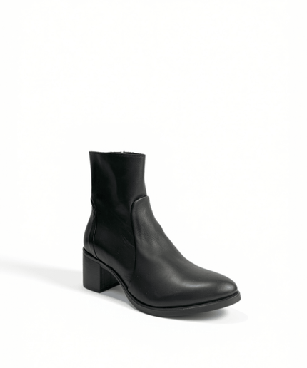 Stivaletto nero in pelle - Piedi Folli
