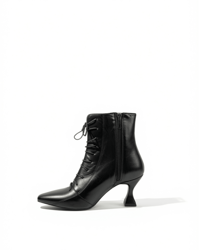 Stivaletto stringato con tacco sagomato - Piedi Folli