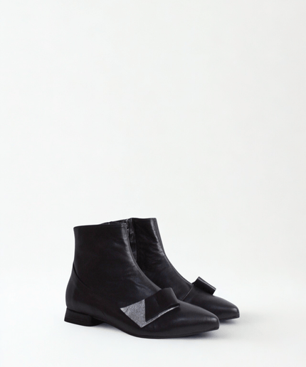 Tronchetto in pelle nero - Piedi Folli