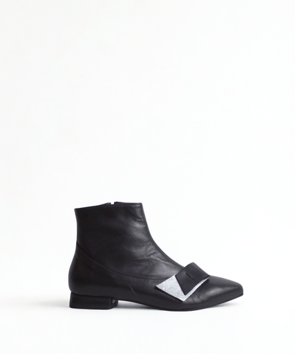 Tronchetto in pelle nero - Piedi Folli